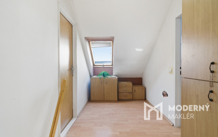 Na predaj 4-izbový mezonetový byt s 2 balkónmi v centre mesta Malacky