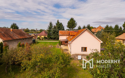 Na predaj priestranný rodinný dom s veľkým pozemkom v Loku pri Leviciach