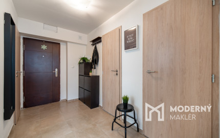 Na prenájom 2-izbový byt s balkónom vo Veľkých Levároch