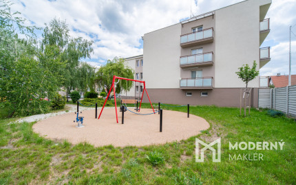 Na prenájom 2-izbový byt s balkónom vo Veľkých Levároch