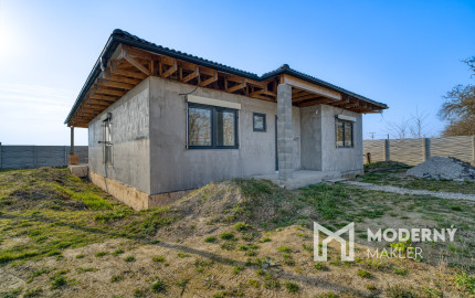 Na predaj rozostavaný rodinný dom v Moste pri Bratislave