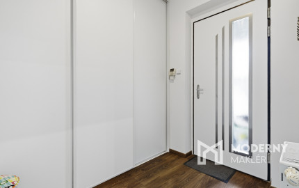 Na predaj rodinný dom s veľkorysým pozemkom v obci Kyselica