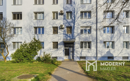 Na predaj 4-izbový byt v centre Stupavy