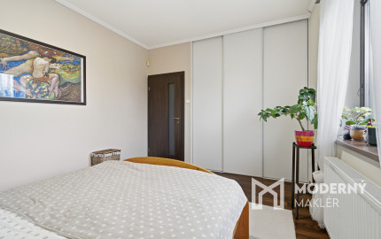 Na predaj rodinný dom s veľkorysým pozemkom v obci Kyselica