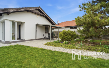 Na predaj rodinný dom s veľkorysým pozemkom v obci Kyselica