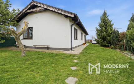 Na predaj rodinný dom s veľkorysým pozemkom v obci Kyselica