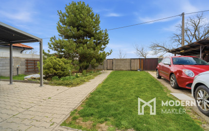 Na predaj rodinný dom s veľkorysým pozemkom v obci Kyselica