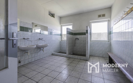 Na predaj výrobná hala s administratívnou časťou pri Lučenci