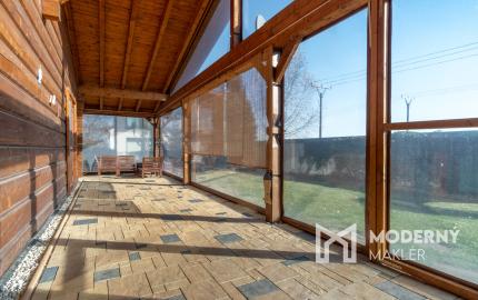 Na predaj dom snov–rodinné sídlo s jazierkom na kúpanie a panoramatickým výhľadom na Vysoké Tatry