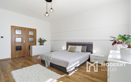 Na predaj 3-izbový byt s 2 balkónmi a 2 parkingami, Ružinov