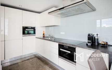 Prenájom - 3i byt s terasou a parkovacím státím v Eurovea