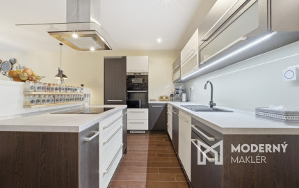 Na predaj moderný 4-izbový rodinný dom v Cabaj-Čápore