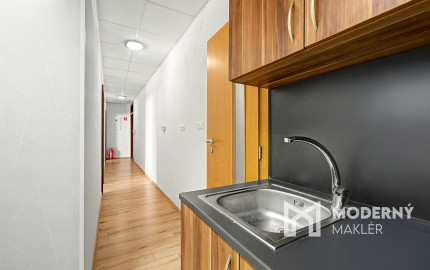 Na predaj polyfunkčný objekt s investičným potenciálom v centre Ružomberka