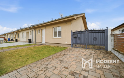 Na predaj novostavba radového rodinného domu v obci Láb