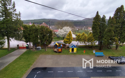 Na predaj prerobený, zariadený 1-izbový byt v obci Timoradza