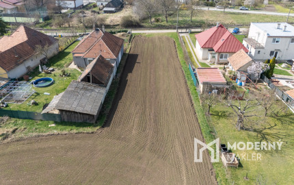 Na predaj pozemok v intraviláne obce Malé Zálužie