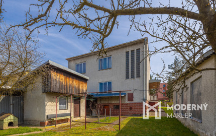 Na predaj viacgeneračný rodinný dom s potenciálom v Stropkove