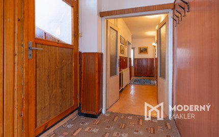 Na predaj viacgeneračný rodinný dom s potenciálom v Stropkove