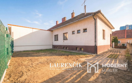 NA PREDAJ | RODINNÝ DOM V ŠIRŠOM CENTRE TRENČÍNA