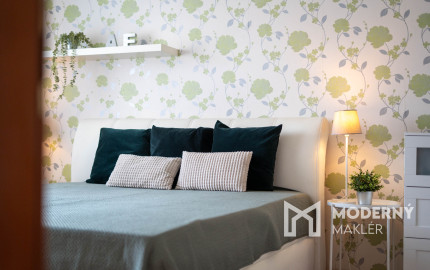 Na predaj reprezentatívny 6-izbový byt s garážou s výhľadom na Rakúsko