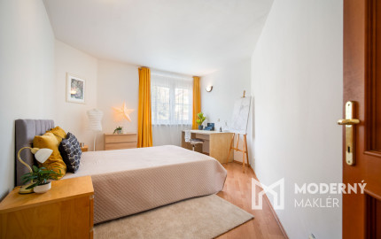 Na predaj reprezentatívny 6-izbový byt s garážou s výhľadom na Rakúsko