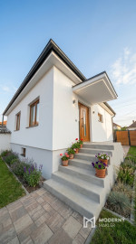 Na predaj rodinný dom s veľkým pozemkom v obci Šalgočka