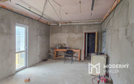 Na predaj rodinný dom s veľkým pozemkom v obci Šalgočka