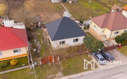 Na predaj rodinný dom s veľkým pozemkom v obci Šalgočka