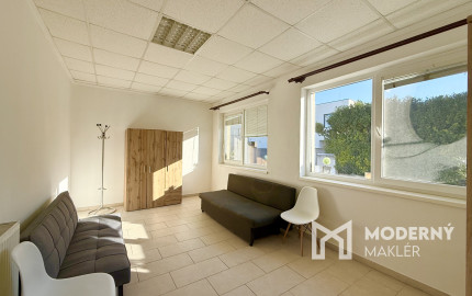 Prenájom - menší dom s terasou v Rovinke