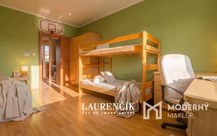 NA PREDAJ | 3-IZBOVÝ BYT SO SÚKROMNOU TERASOU S VÝHĽADOM NA HRAD  + GARSÓNKA V CENE