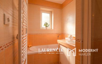 NA PREDAJ | 3-IZBOVÝ BYT SO SÚKROMNOU TERASOU S VÝHĽADOM NA HRAD  + GARSÓNKA V CENE