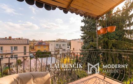 NA PREDAJ | 3-IZBOVÝ BYT SO SÚKROMNOU TERASOU S VÝHĽADOM NA HRAD  + GARSÓNKA V CENE