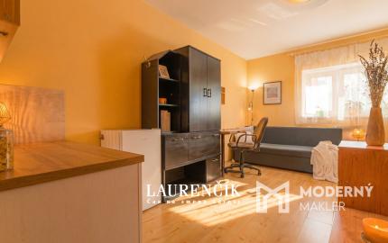 NA PREDAJ | 3-IZBOVÝ BYT SO SÚKROMNOU TERASOU S VÝHĽADOM NA HRAD  + GARSÓNKA V CENE