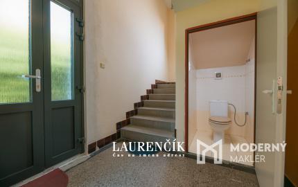 NA PREDAJ | 3-IZBOVÝ BYT SO SÚKROMNOU TERASOU S VÝHĽADOM NA HRAD  + GARSÓNKA V CENE