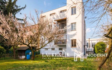 NA PREDAJ | 3-IZBOVÝ BYT SO SÚKROMNOU TERASOU S VÝHĽADOM NA HRAD  + GARSÓNKA V CENE