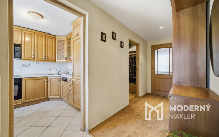 Na predaj samostatne stojaci 5-izbový rodinný dom v obci Jablonové