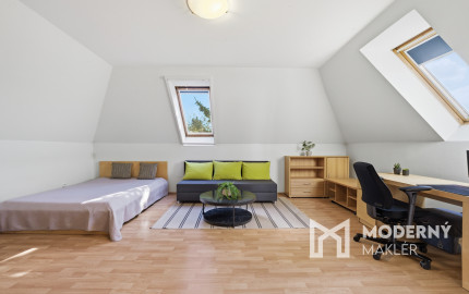 Na predaj samostatne stojaci 7-izbový rodinný dom v obci Jablonové