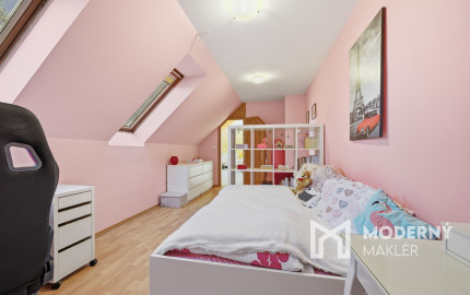 Na predaj samostatne stojaci 7-izbový rodinný dom v obci Jablonové