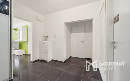 Na prenájom 3-izbový byt s loggiou v Ružinove