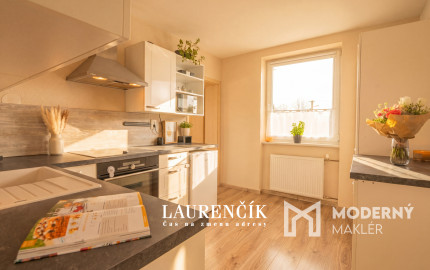 NA PREDAJ | DVOJGENERAČNÝ RODINNÝ DOM NITRIANSKE PRAVNO