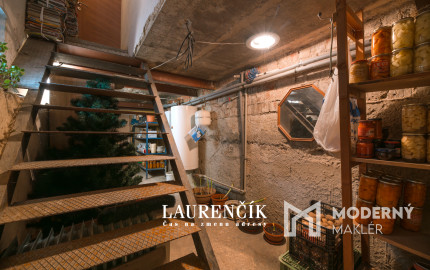 NA PREDAJ | DVOJGENERAČNÝ RODINNÝ DOM NITRIANSKE PRAVNO