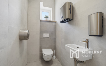 Na prenájom dve kancelárie na Zavarskej ulici v Trnave