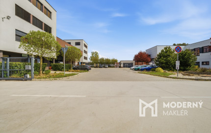 Na prenájom dve kancelárie na Zavarskej ulici v Trnave