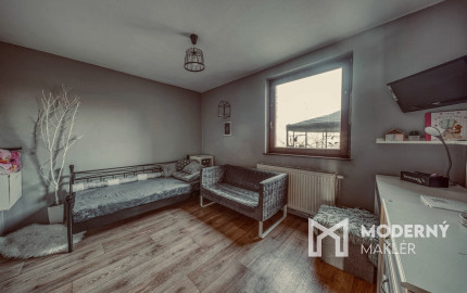 Na predaj priestranný, zariadený rodinný dom v Cerovej