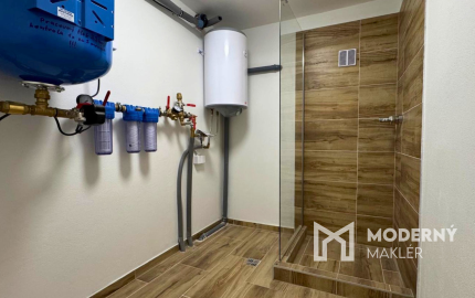 Na predaj chata s panoramatickým výhľadom na Bratislavu