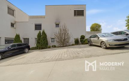 Na predaj 4-izbový byt v Stupave