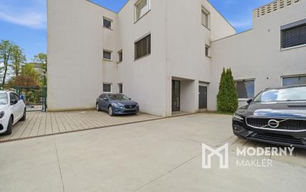 Na predaj 4-izbový byt v Stupave