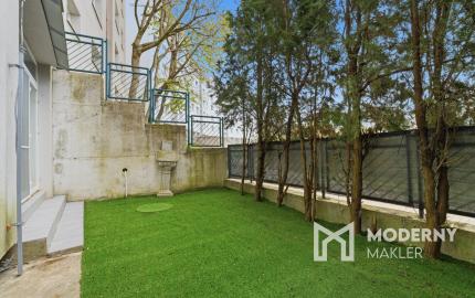 Na predaj kompletne zariadený 1-izbový byt v Bratislave - Dlhé Diely