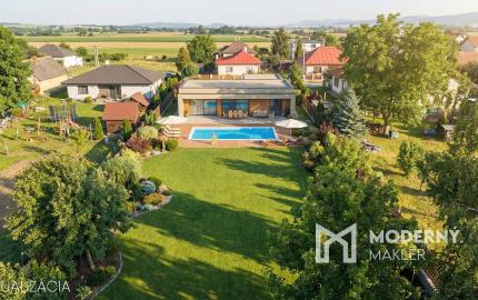 Na predaj veľkorysý stavebný pozemok v obci Gomboš