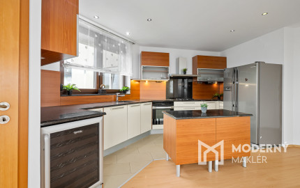 Na prenájom priestranný 5-izbový mezonet v Starom Meste